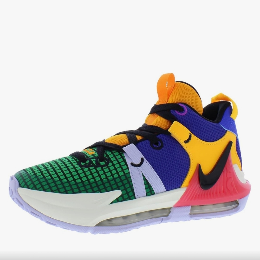 Nike Lebron Witness VII GS Boys  size 5